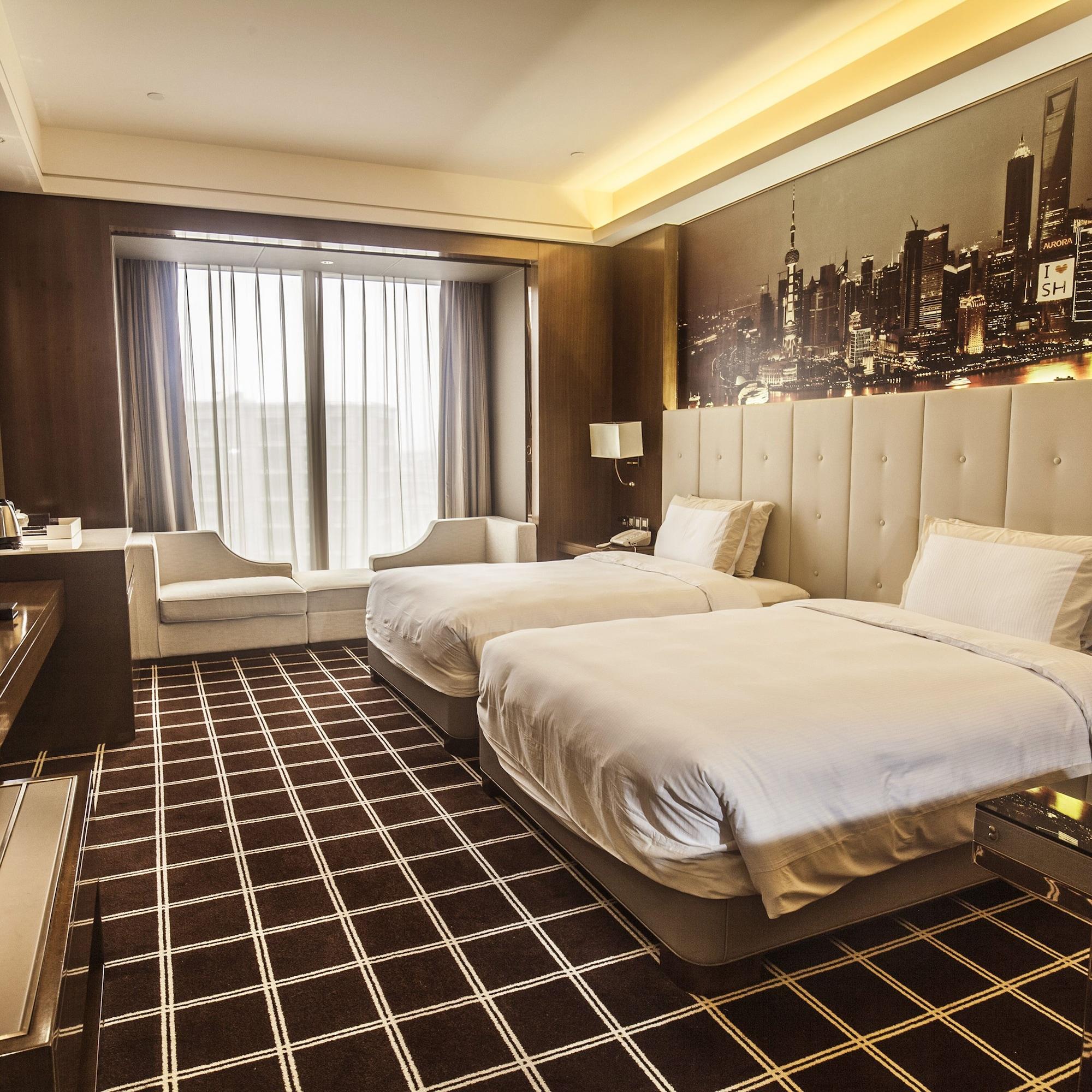 Royal Century Hotel 5*