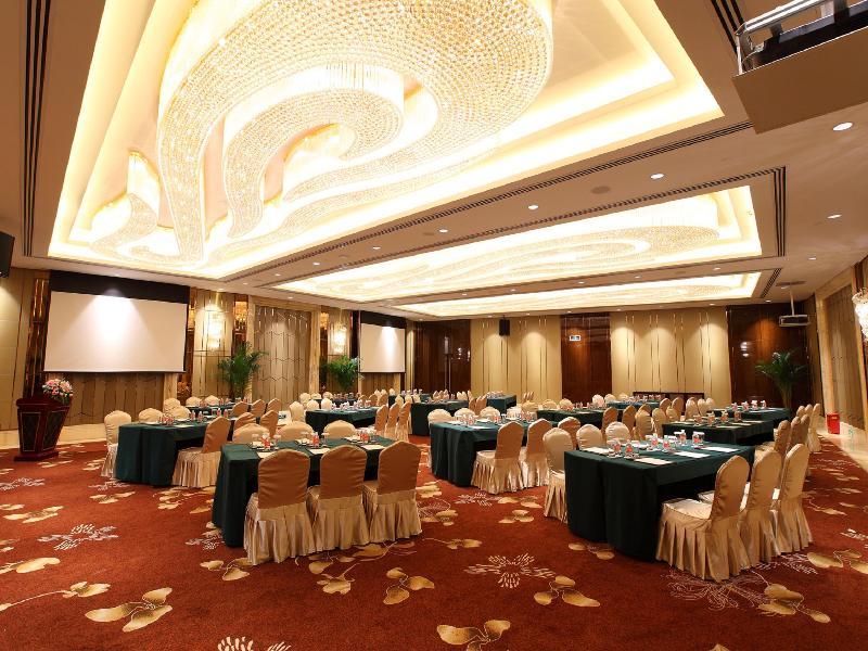 Royal Century Hotel