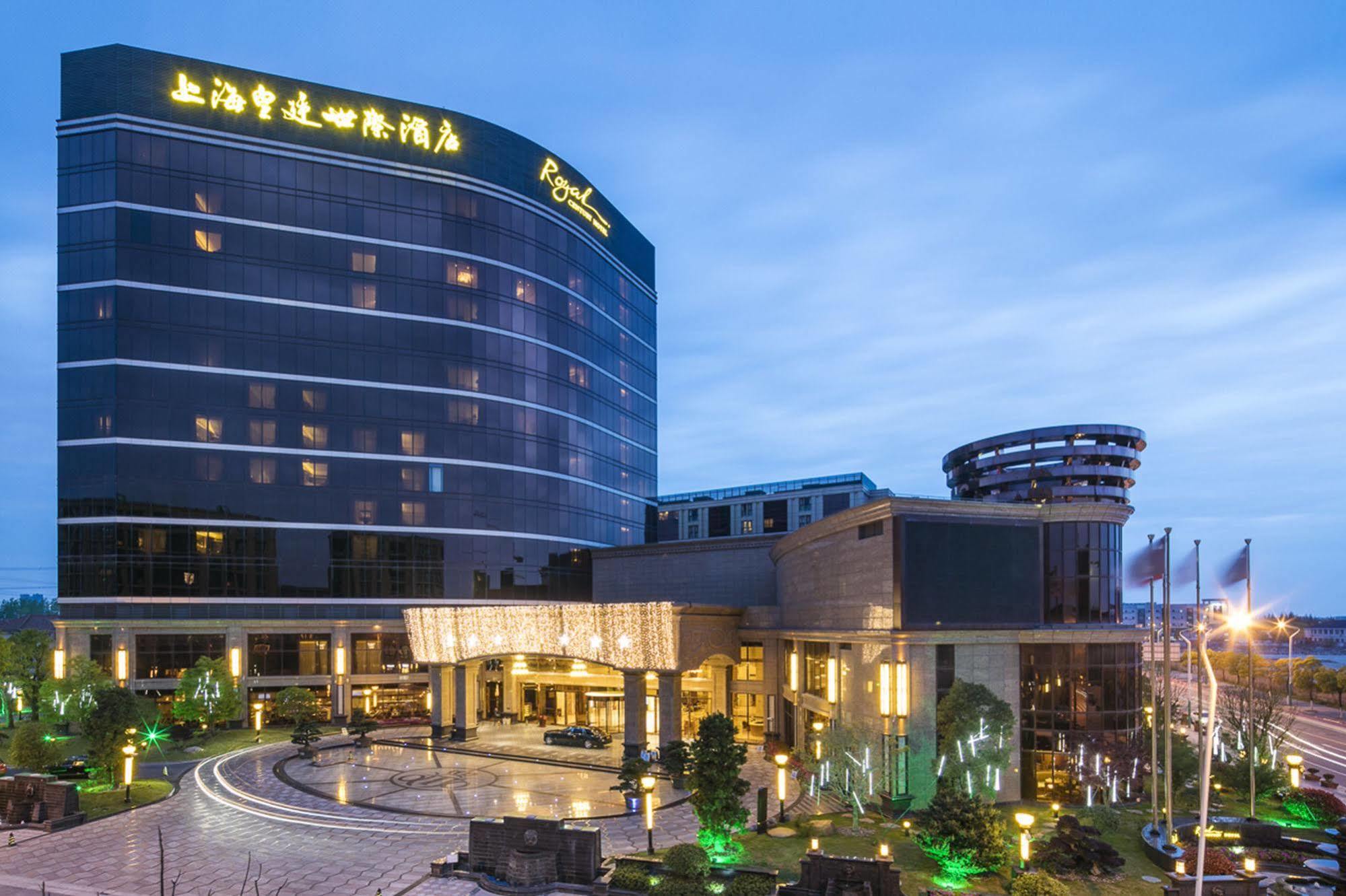 Royal Century Hotel 5*